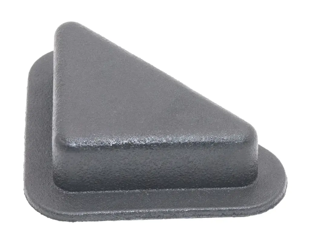 Опора мебельная треугольная Н 15мм, черная